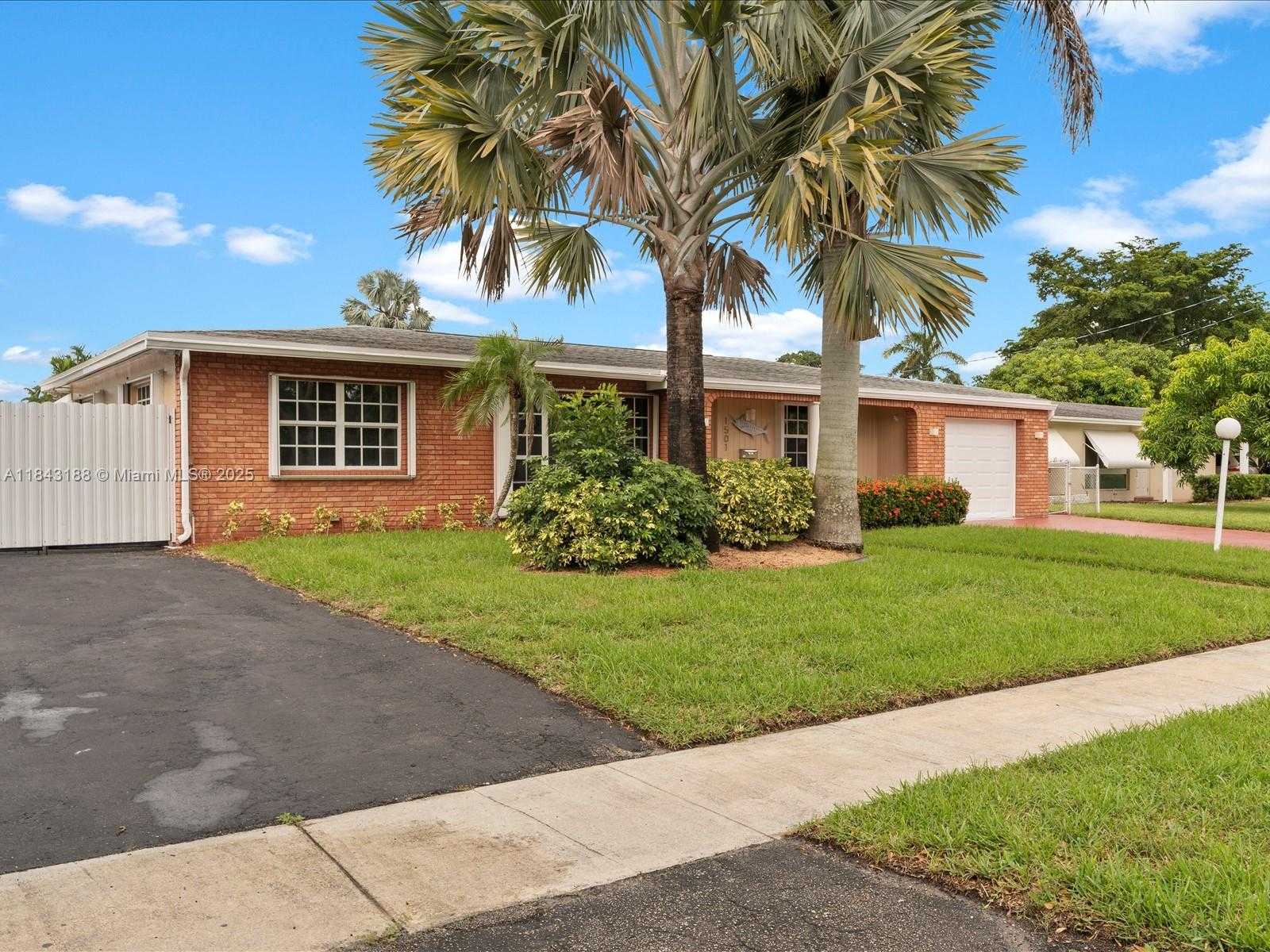 Small Image of 1501 SOUTH WEST 57TH AVE, Plantation Number 52
