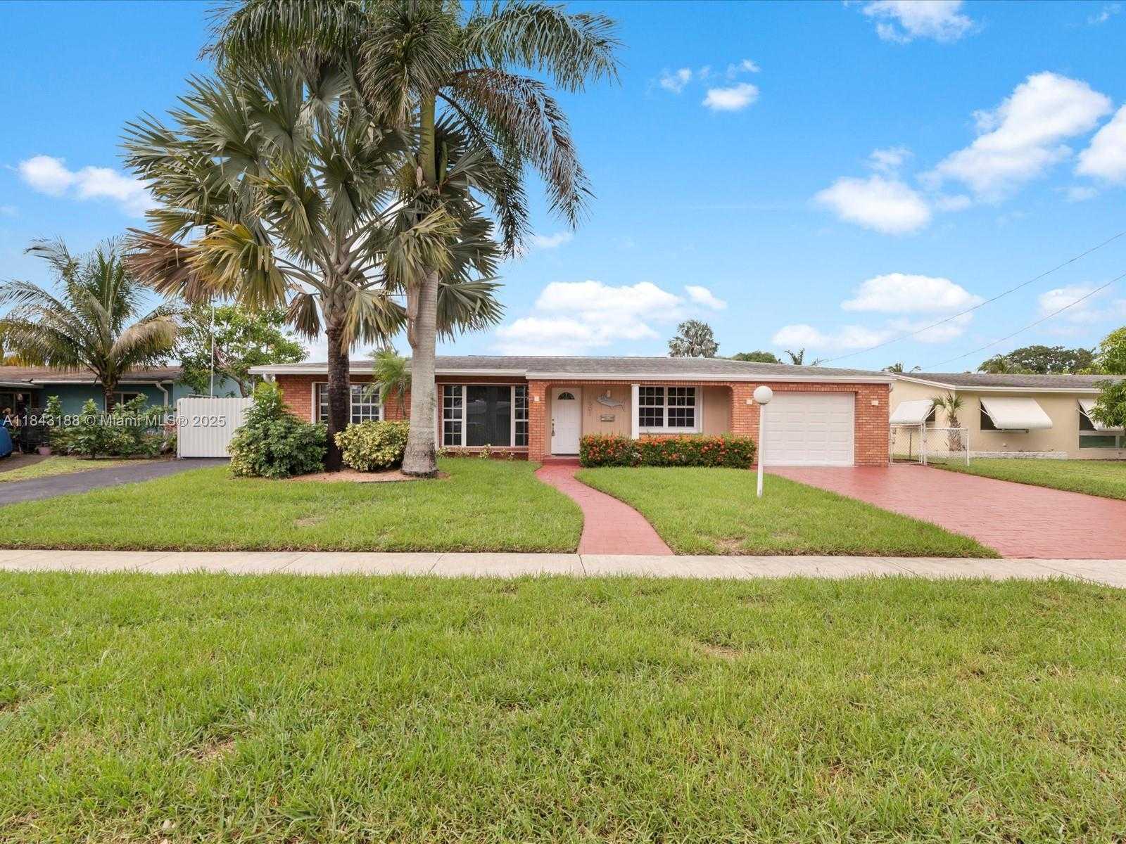 Small Image of 1501 SOUTH WEST 57TH AVE, Plantation Number 9