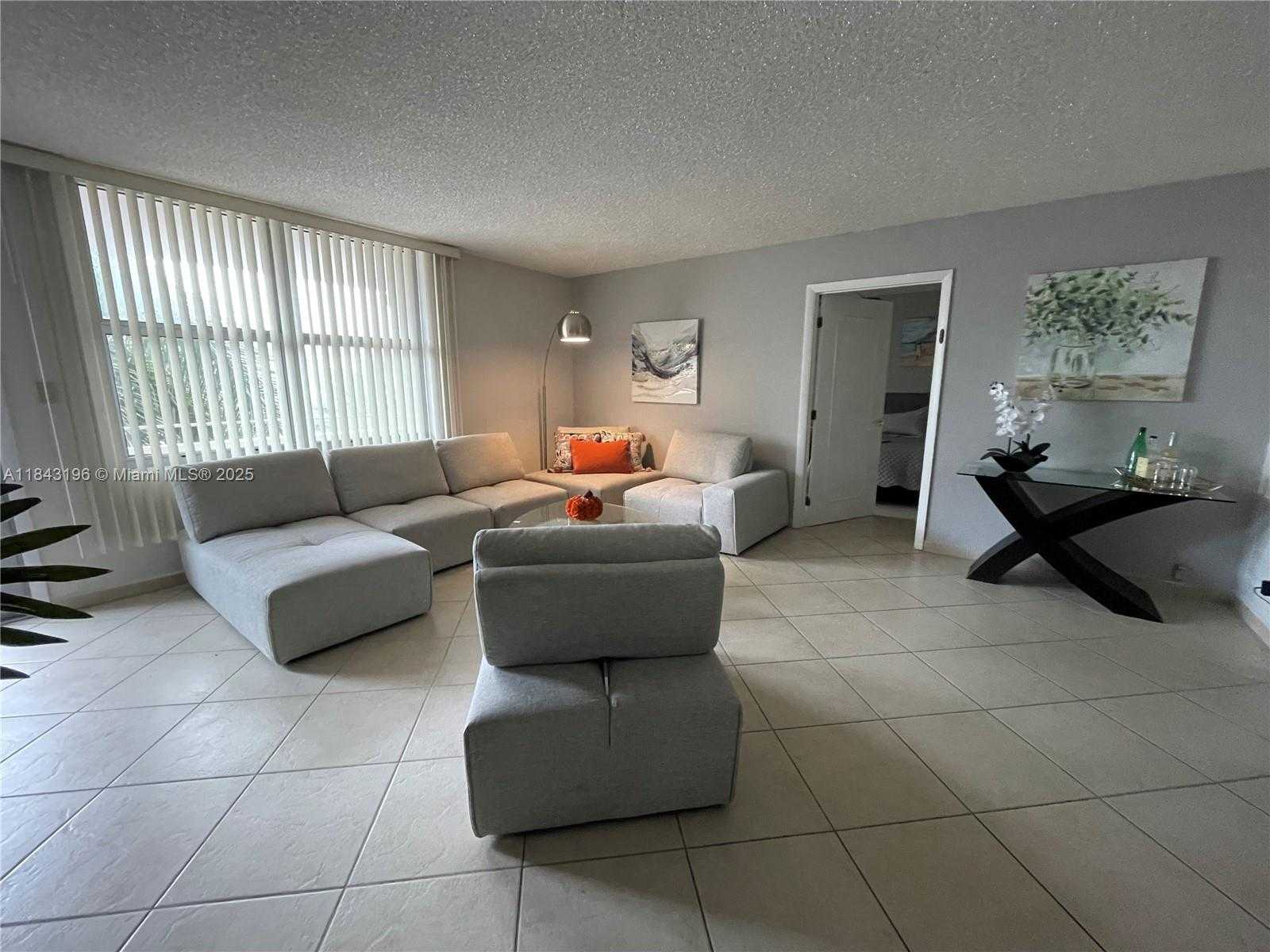Small Image of 9225 SOUTH COLLINS AVE #411, Surfside Number 4
