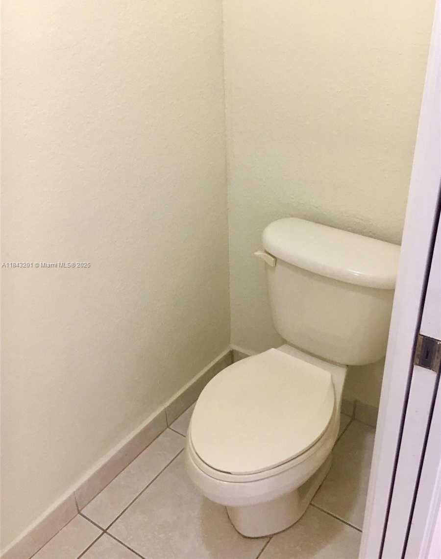 Small Image of 8438 SOUTH WEST 166TH PL, Miami Number 11