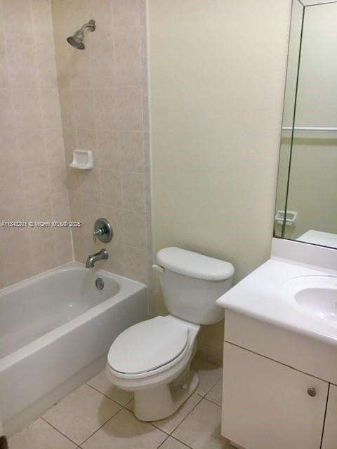 Small Image of 8438 SOUTH WEST 166TH PL, Miami Number 19