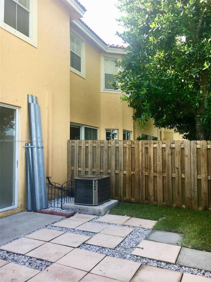 Small Image of 8438 SOUTH WEST 166TH PL, Miami Number 31
