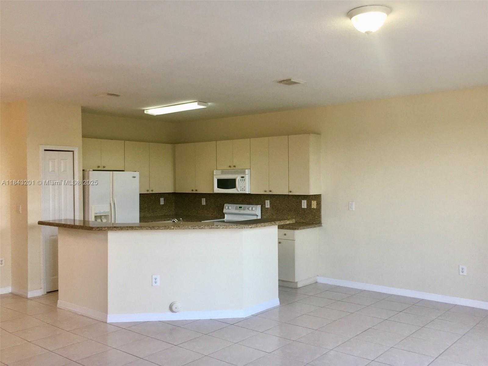 Small Image of 8438 SOUTH WEST 166TH PL, Miami Number 6