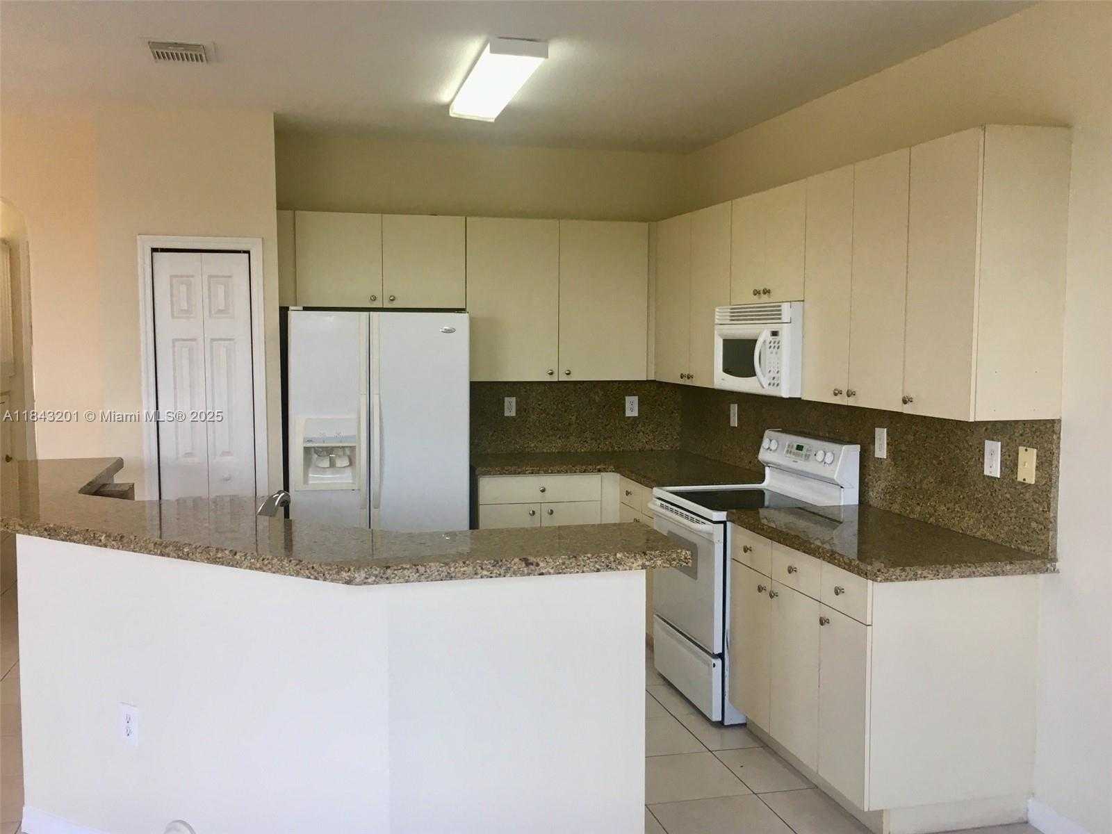 Small Image of 8438 SOUTH WEST 166TH PL, Miami Number 9