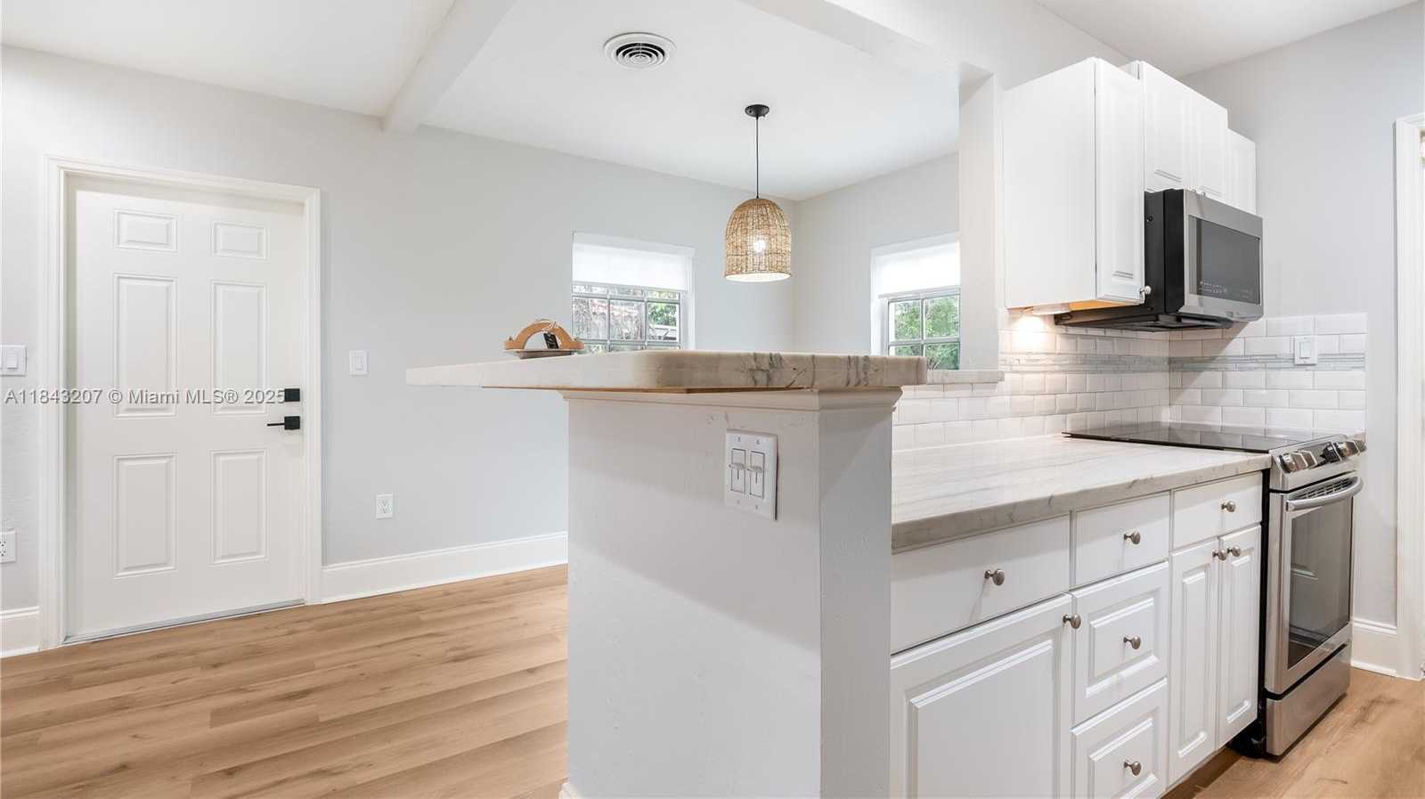Small Image of 49 ALCANTARRA AVE, Coral Gables Number 11