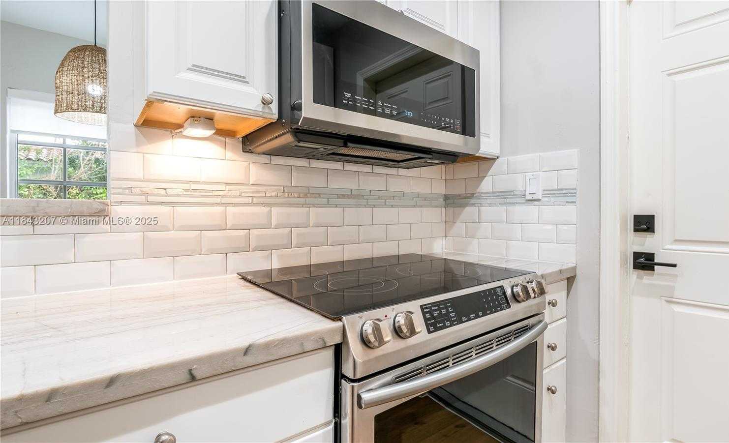 Small Image of 49 ALCANTARRA AVE, Coral Gables Number 18