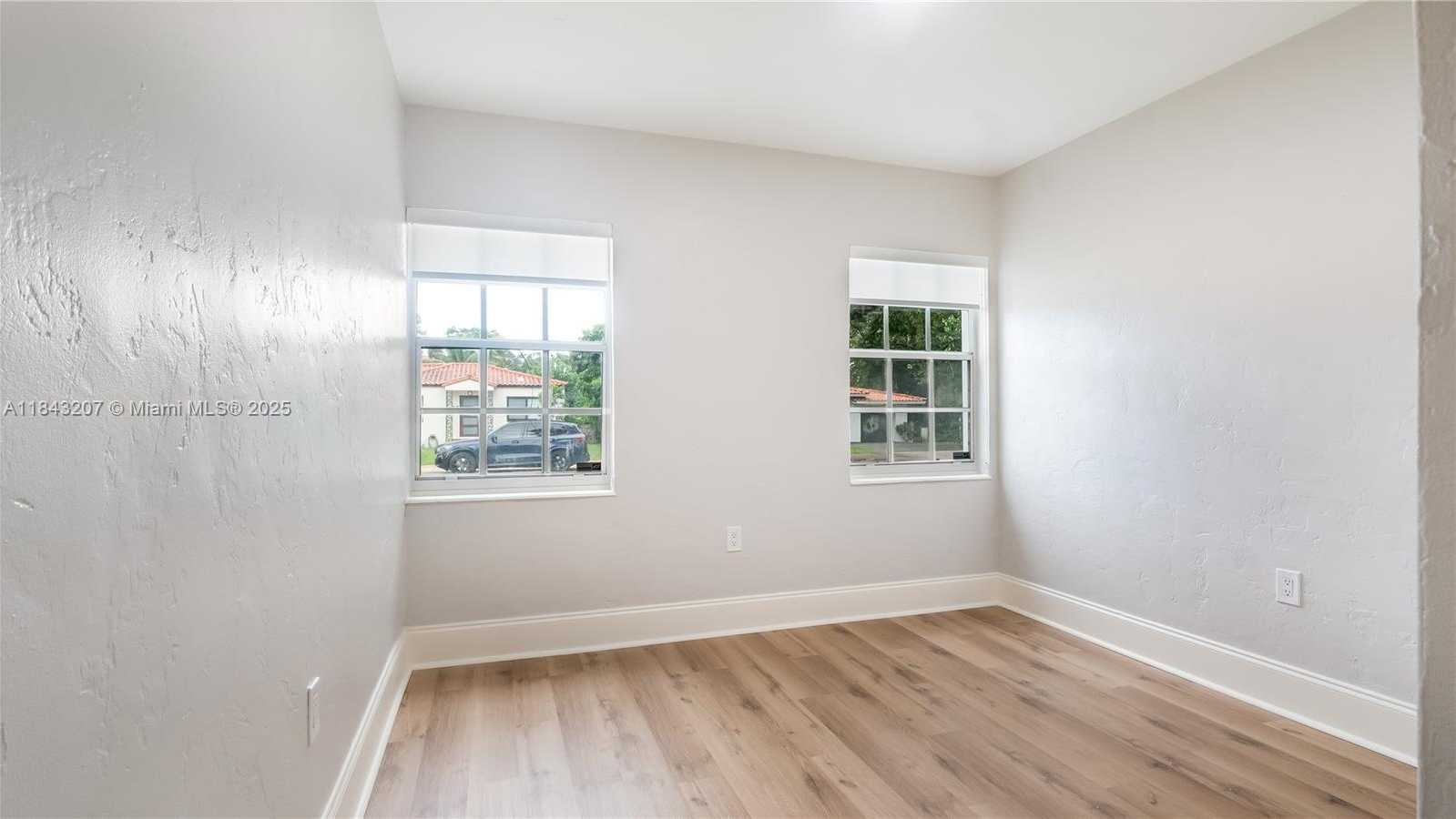 Small Image of 49 ALCANTARRA AVE, Coral Gables Number 23