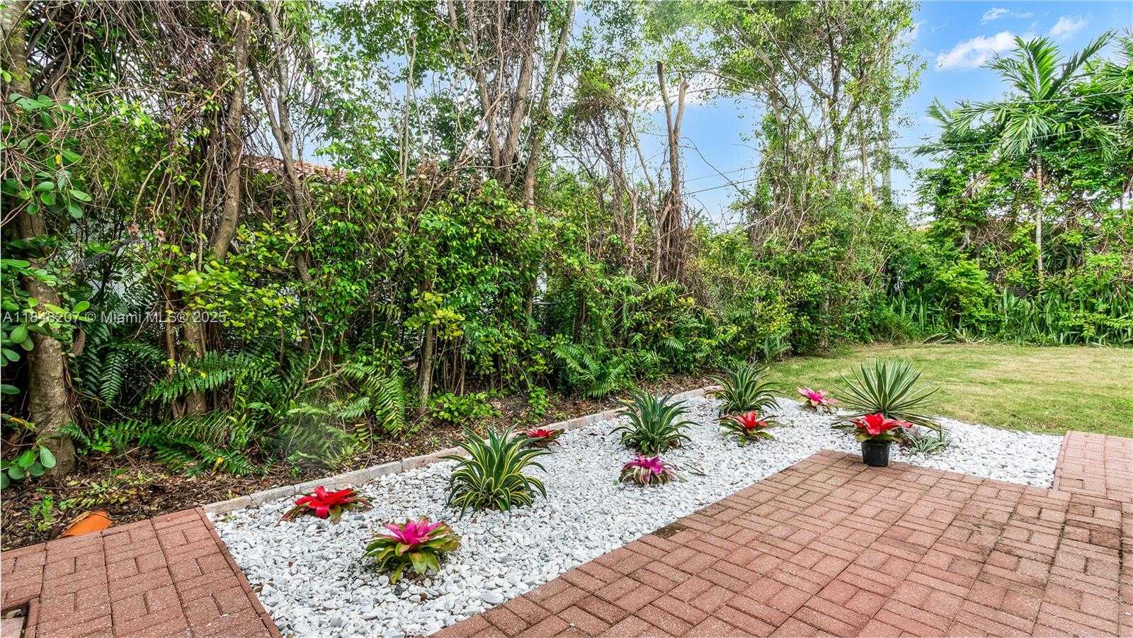 Small Image of 49 ALCANTARRA AVE, Coral Gables Number 28