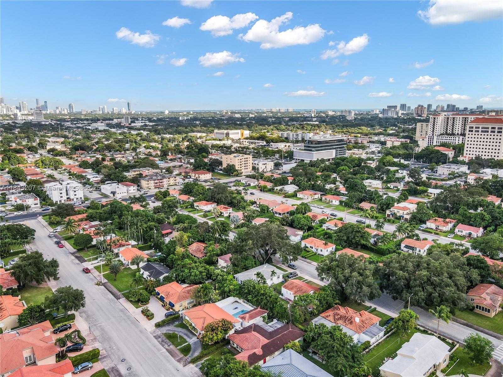 Small Image of 49 ALCANTARRA AVE, Coral Gables Number 31