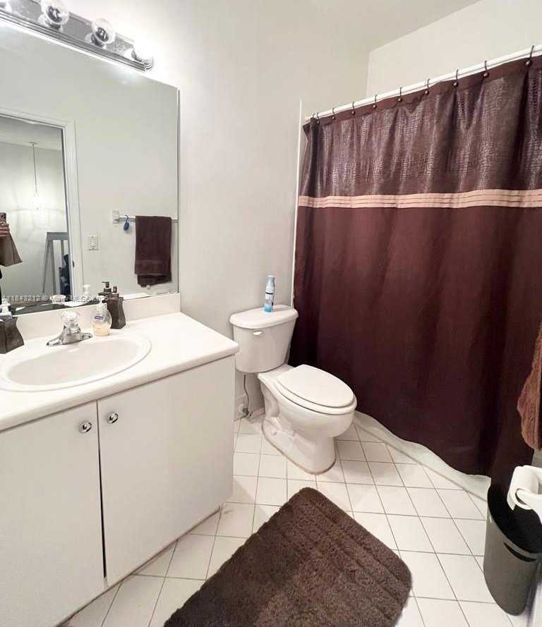 Small Image of 13242 SOUTH WEST 127TH CT, Miami Number 16