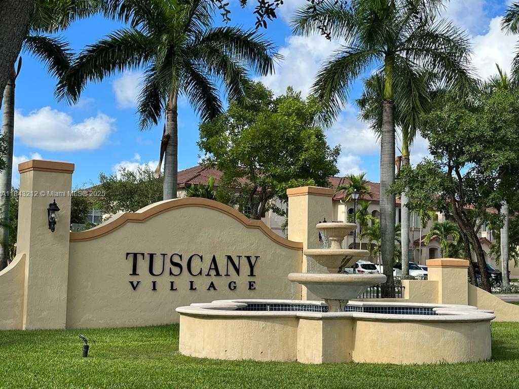 Small Image of 13242 SOUTH WEST 127TH CT, Miami Number 2