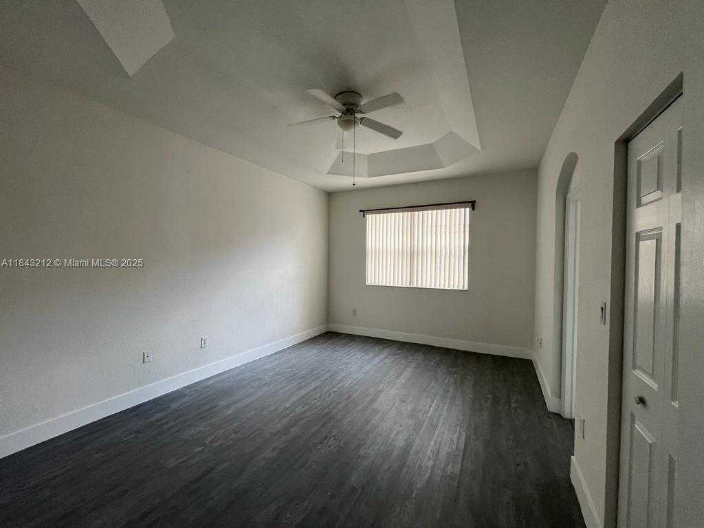 Small Image of 13242 SOUTH WEST 127TH CT, Miami Number 21