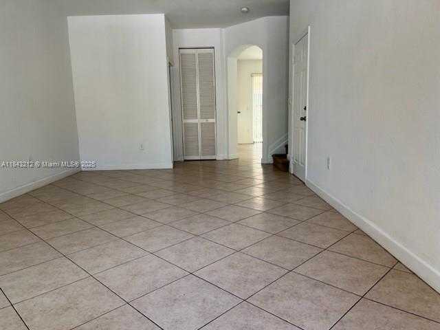 Small Image of 13242 SOUTH WEST 127TH CT, Miami Number 3