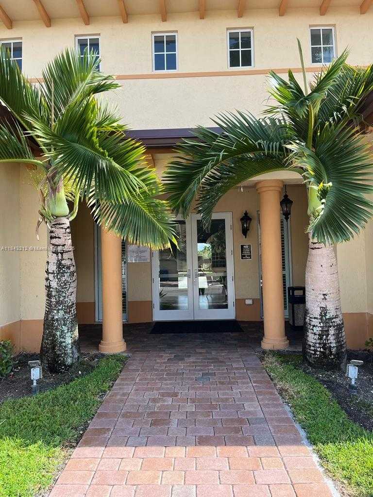 Small Image of 13242 SOUTH WEST 127TH CT, Miami Number 31