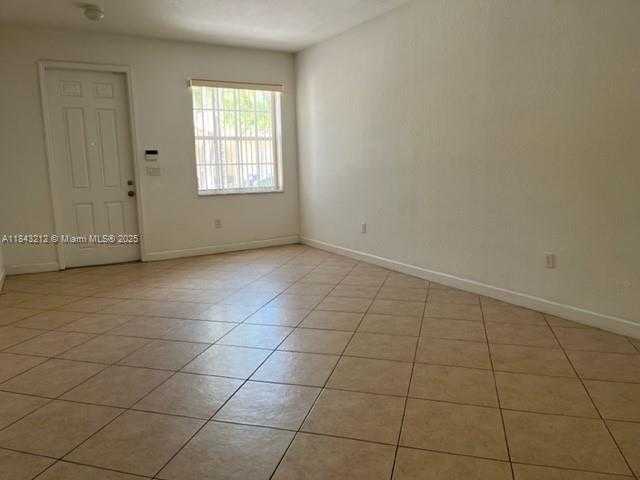 Small Image of 13242 SOUTH WEST 127TH CT, Miami Number 4