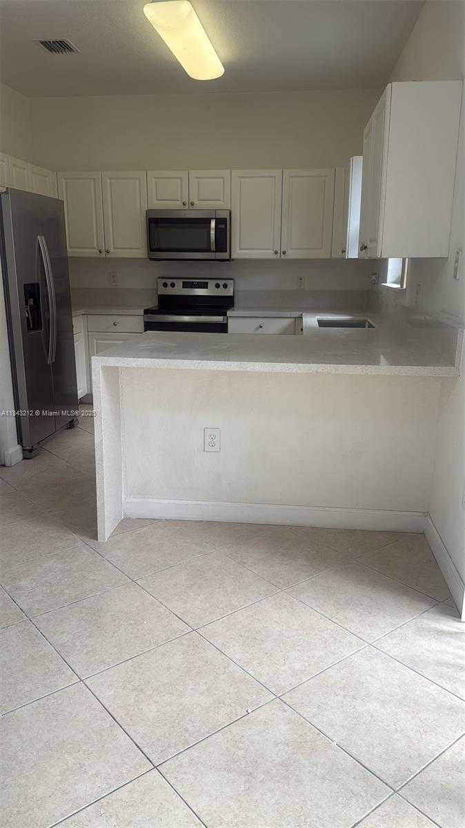 Small Image of 13242 SOUTH WEST 127TH CT, Miami Number 6