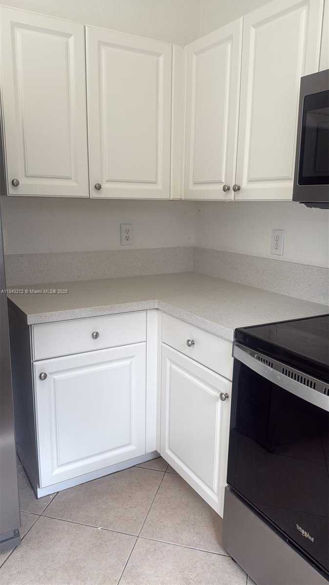 Small Image of 13242 SOUTH WEST 127TH CT, Miami Number 7