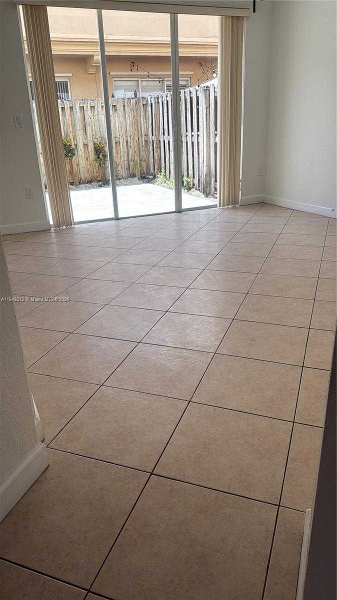 Small Image of 13242 SOUTH WEST 127TH CT, Miami Number 9