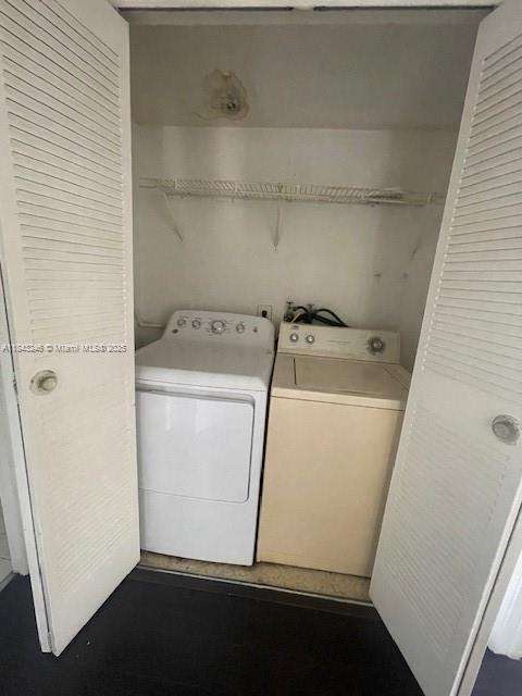 Small Image of 8235 LAKE DR #307, Doral Number 10