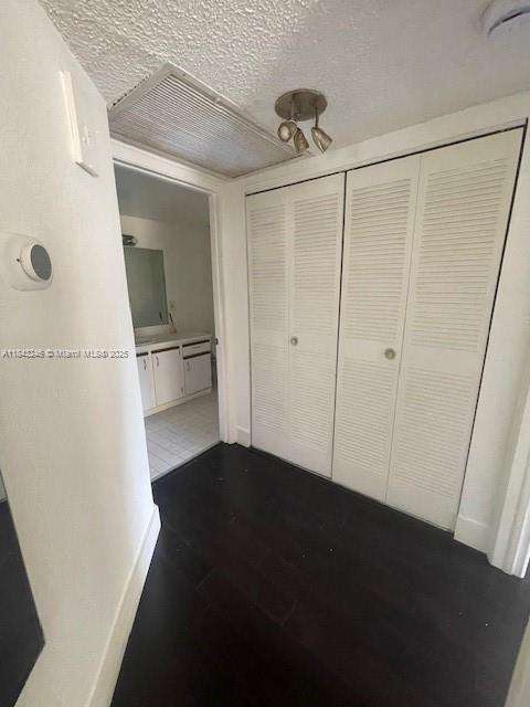Small Image of 8235 LAKE DR #307, Doral Number 9