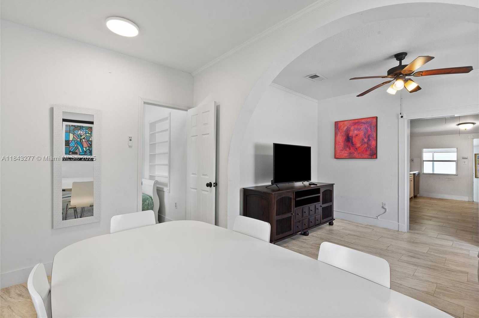 Small Image of 2946 SOUTH WEST 26TH ST, Miami Number 12