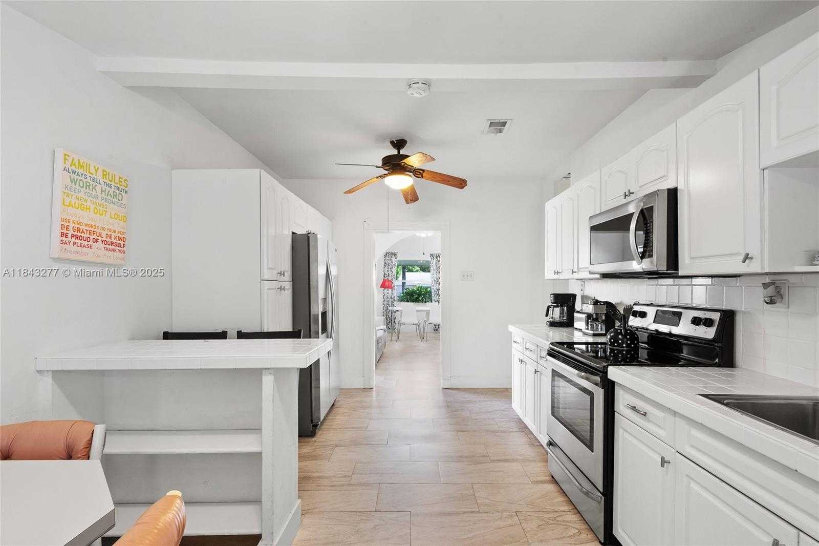 Small Image of 2946 SOUTH WEST 26TH ST, Miami Number 17
