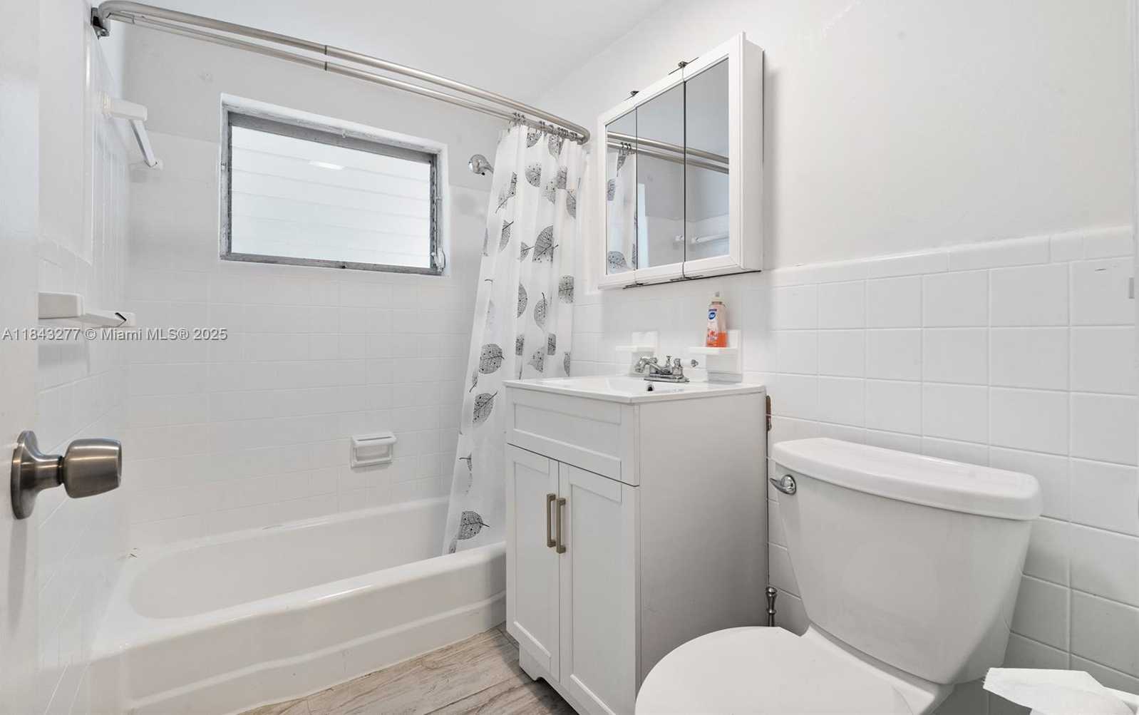 Small Image of 2946 SOUTH WEST 26TH ST, Miami Number 20