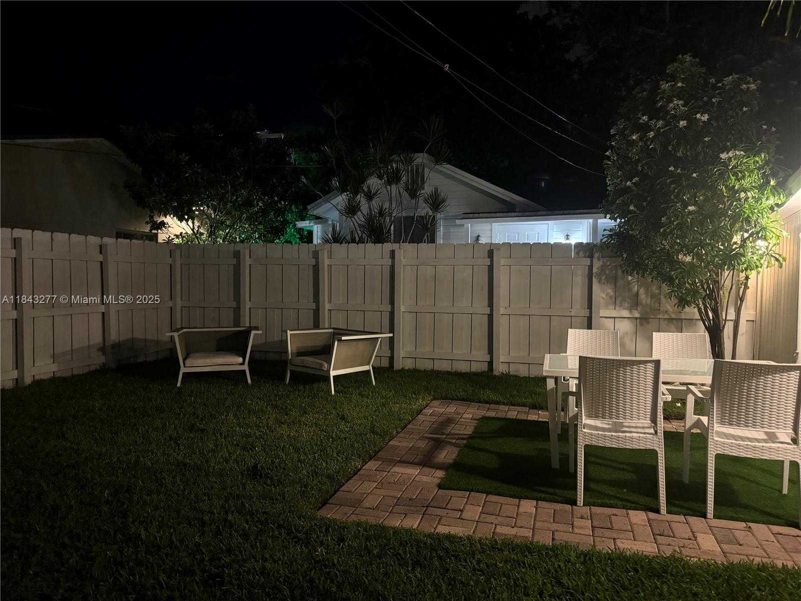 Small Image of 2946 SOUTH WEST 26TH ST, Miami Number 29