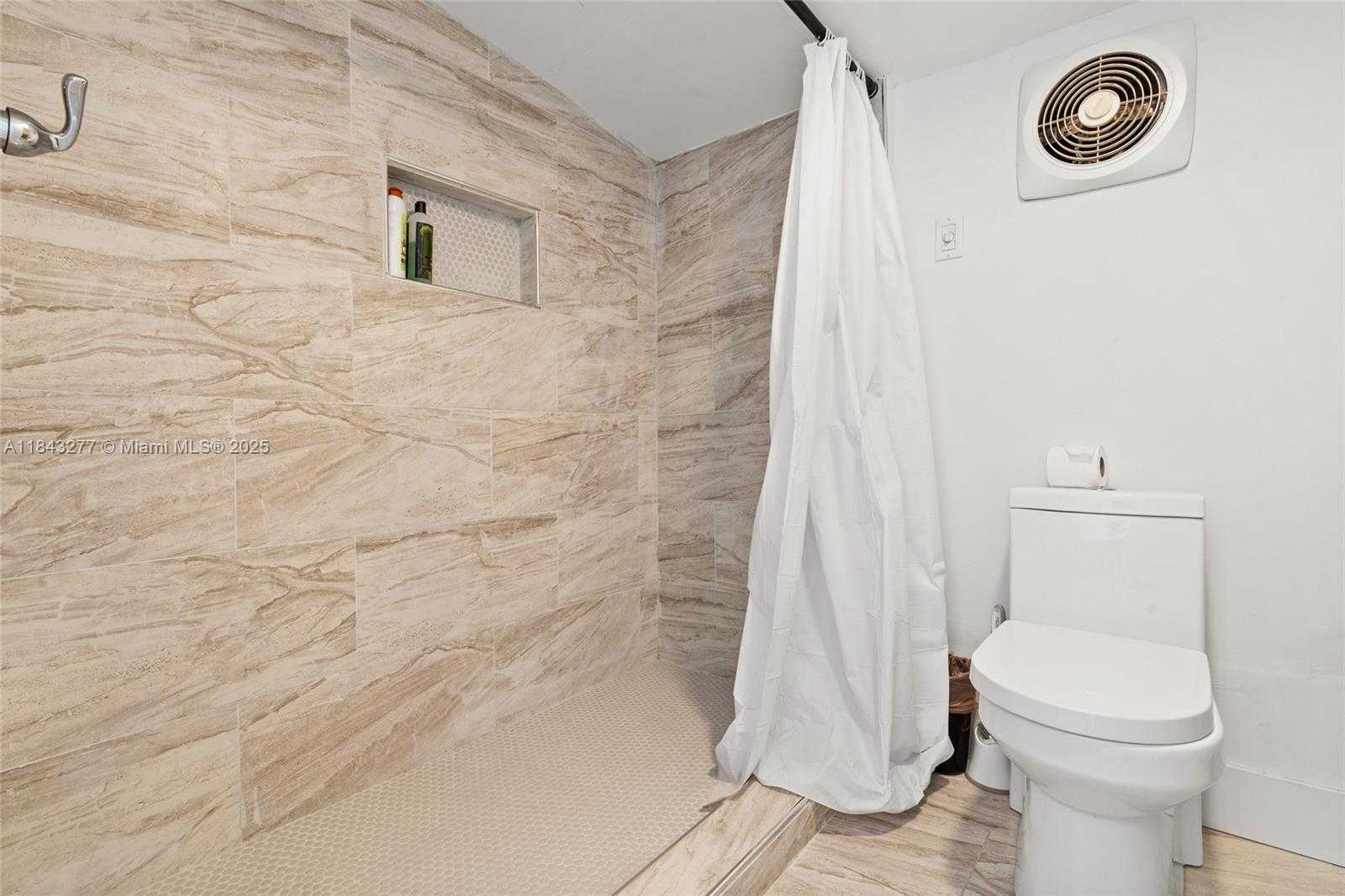 Small Image of 2946 SOUTH WEST 26TH ST, Miami Number 31
