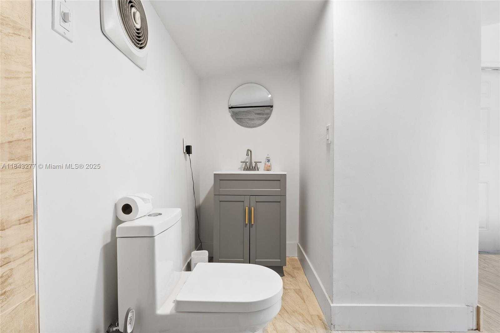Small Image of 2946 SOUTH WEST 26TH ST, Miami Number 32