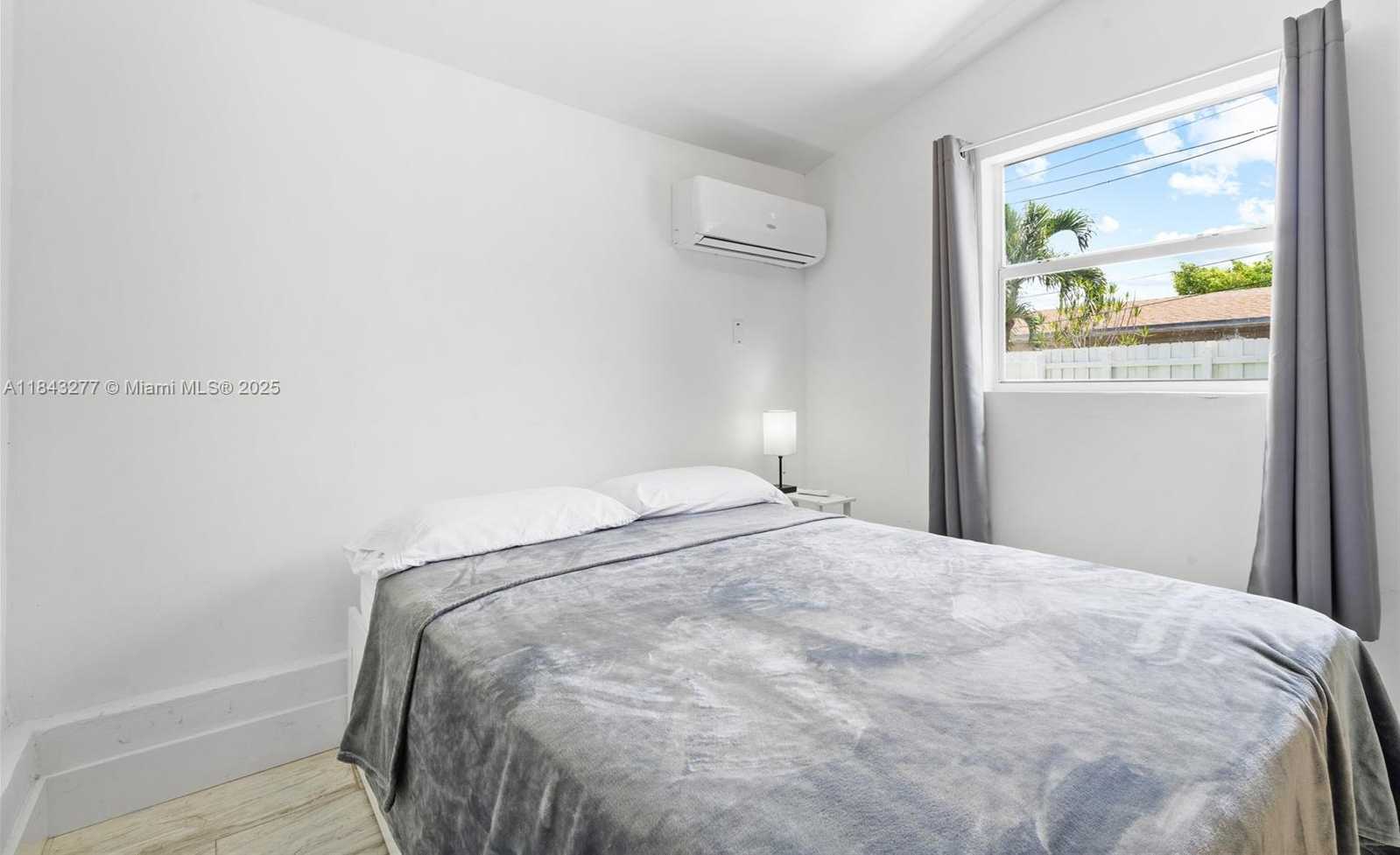 Small Image of 2946 SOUTH WEST 26TH ST, Miami Number 35