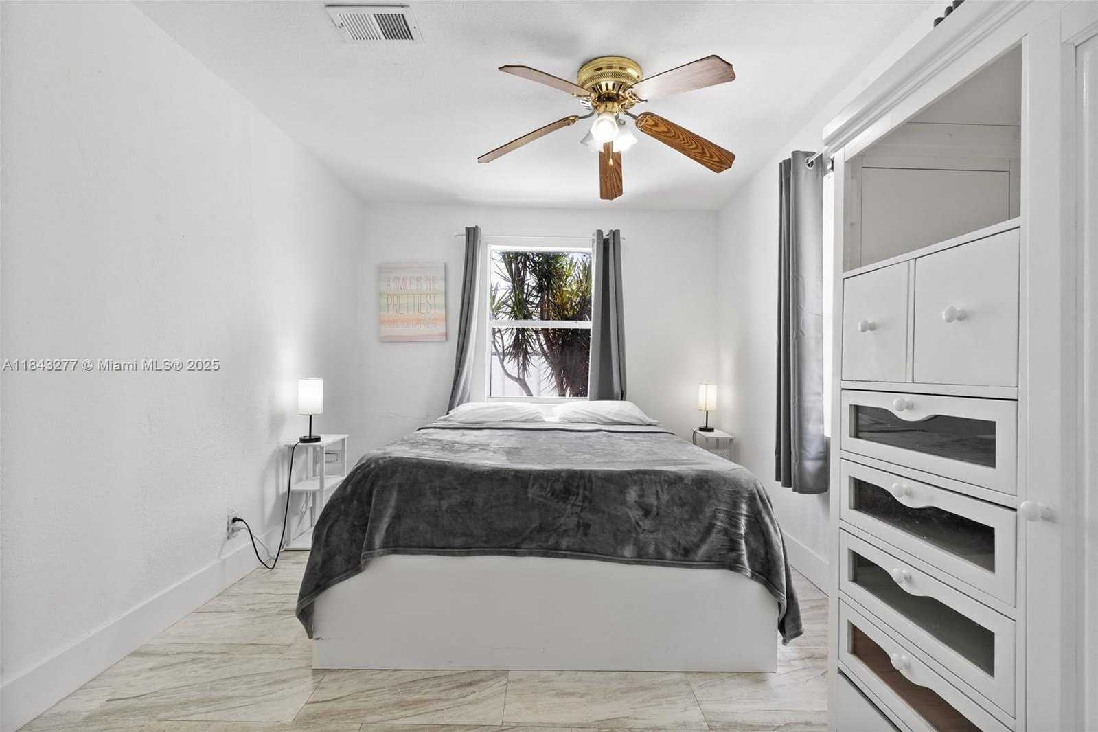 Small Image of 2946 SOUTH WEST 26TH ST, Miami Number 44