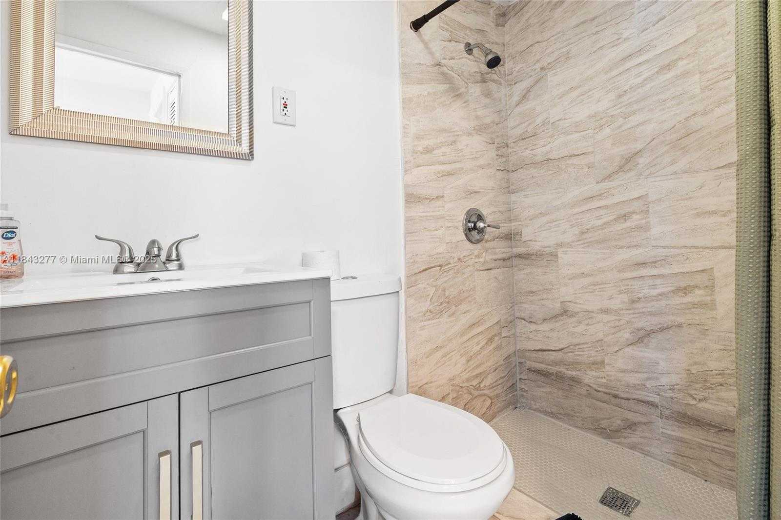Small Image of 2946 SOUTH WEST 26TH ST, Miami Number 45