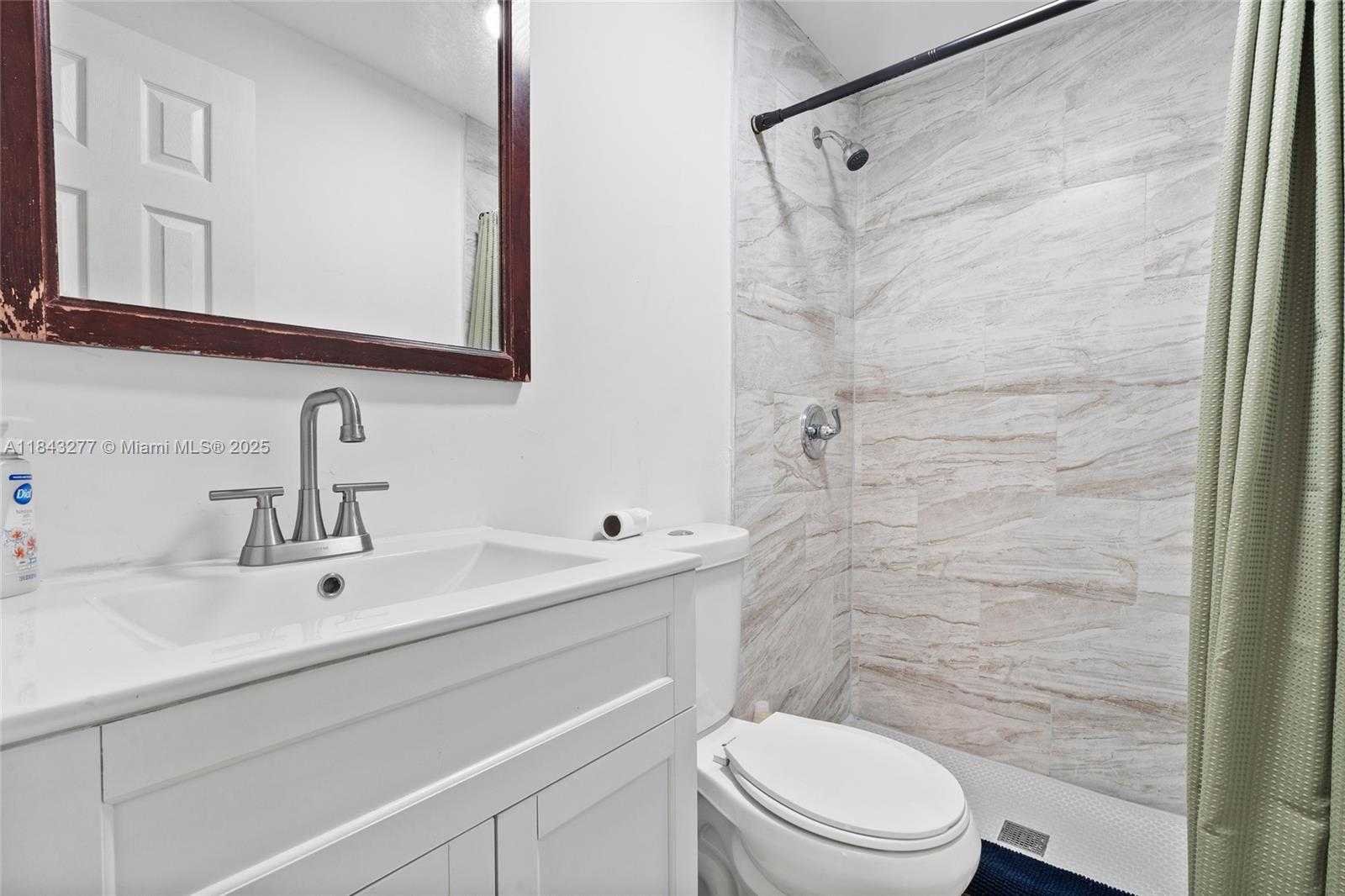 Small Image of 2946 SOUTH WEST 26TH ST, Miami Number 47