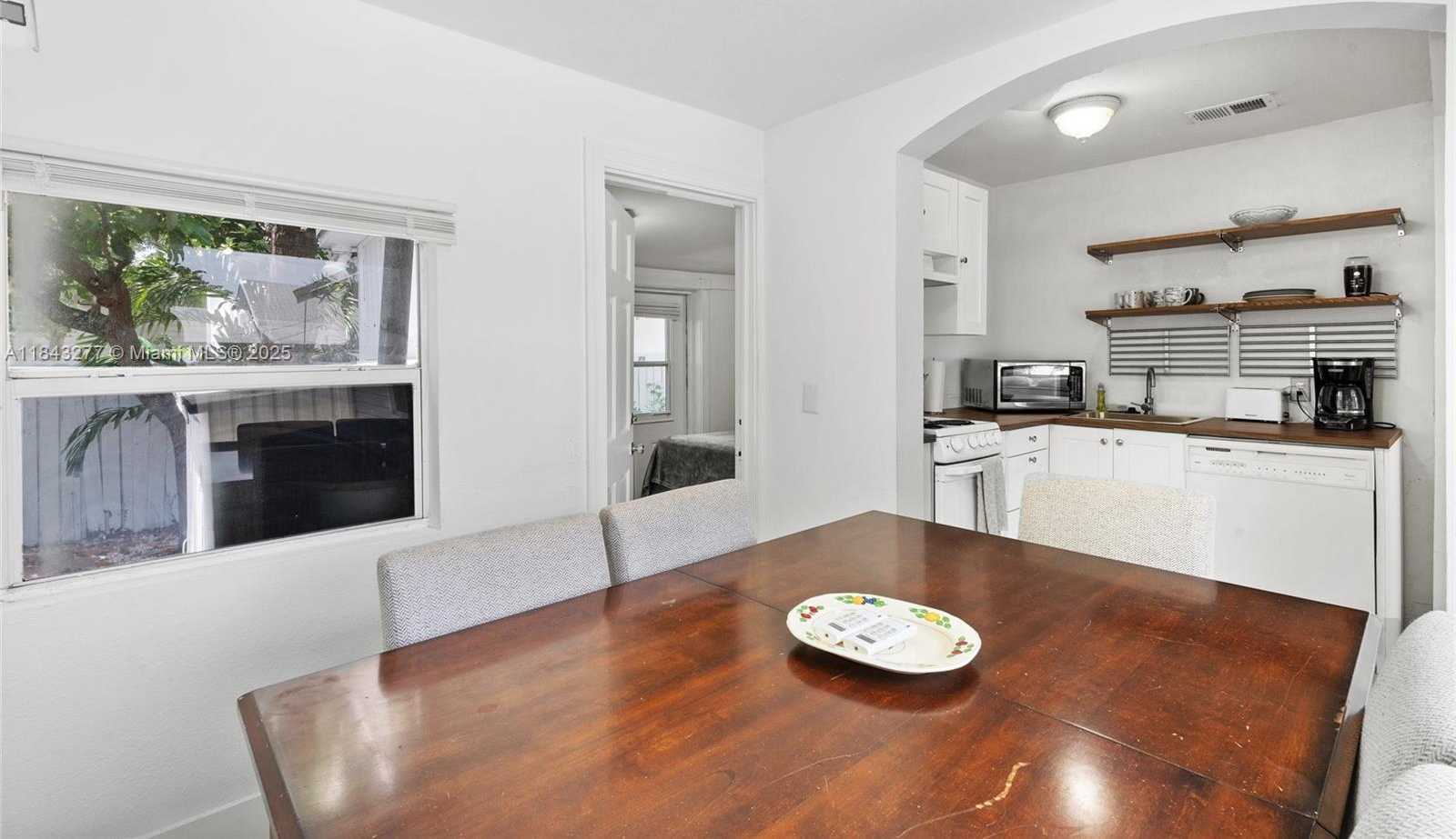 Small Image of 2946 SOUTH WEST 26TH ST, Miami Number 52