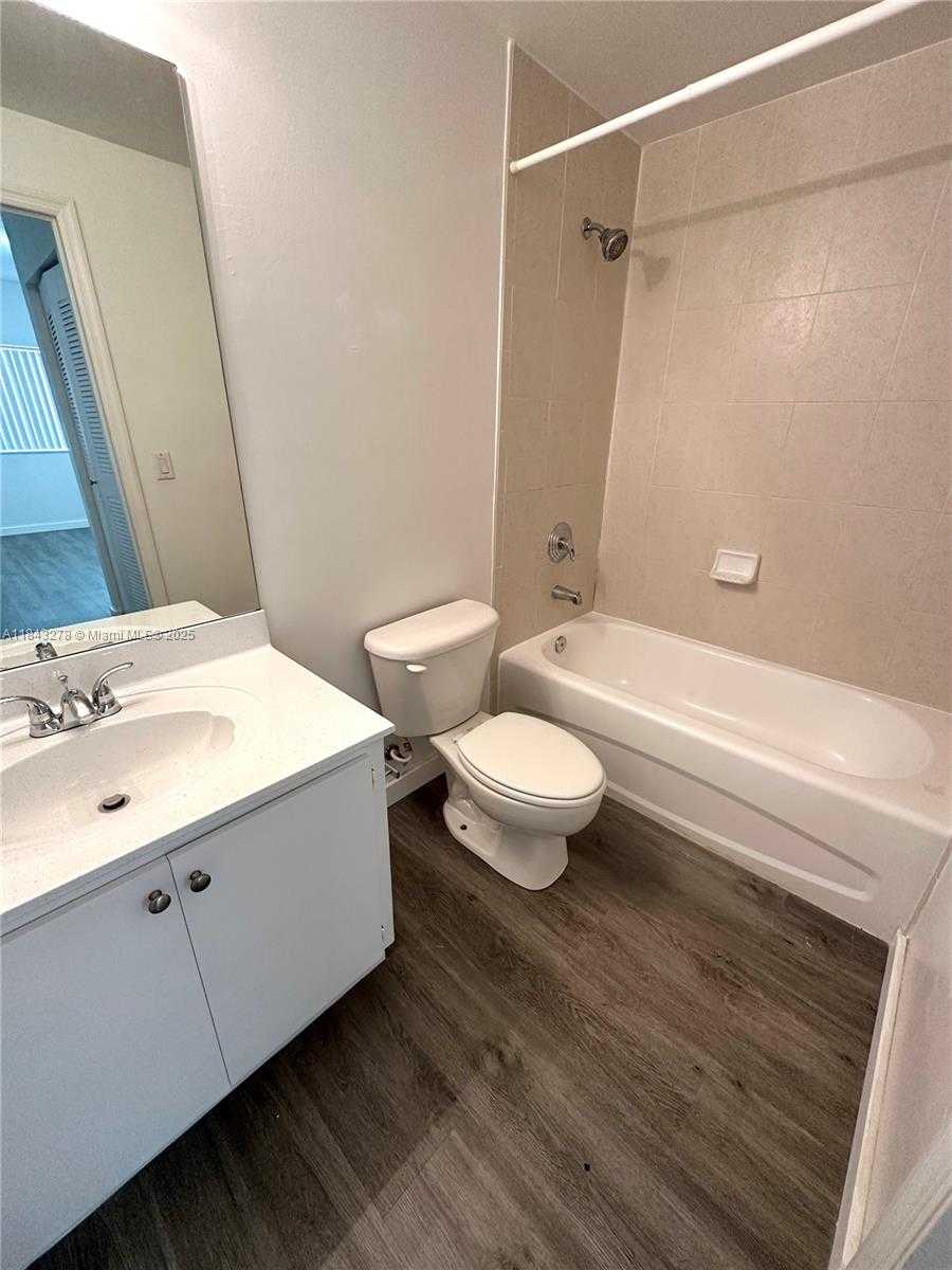 Small Image of 7250 NORTH WEST 114TH AVE #308, Doral Number 11