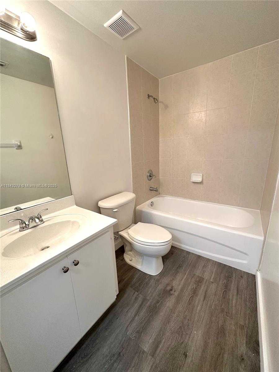 Small Image of 7250 NORTH WEST 114TH AVE #308, Doral Number 15
