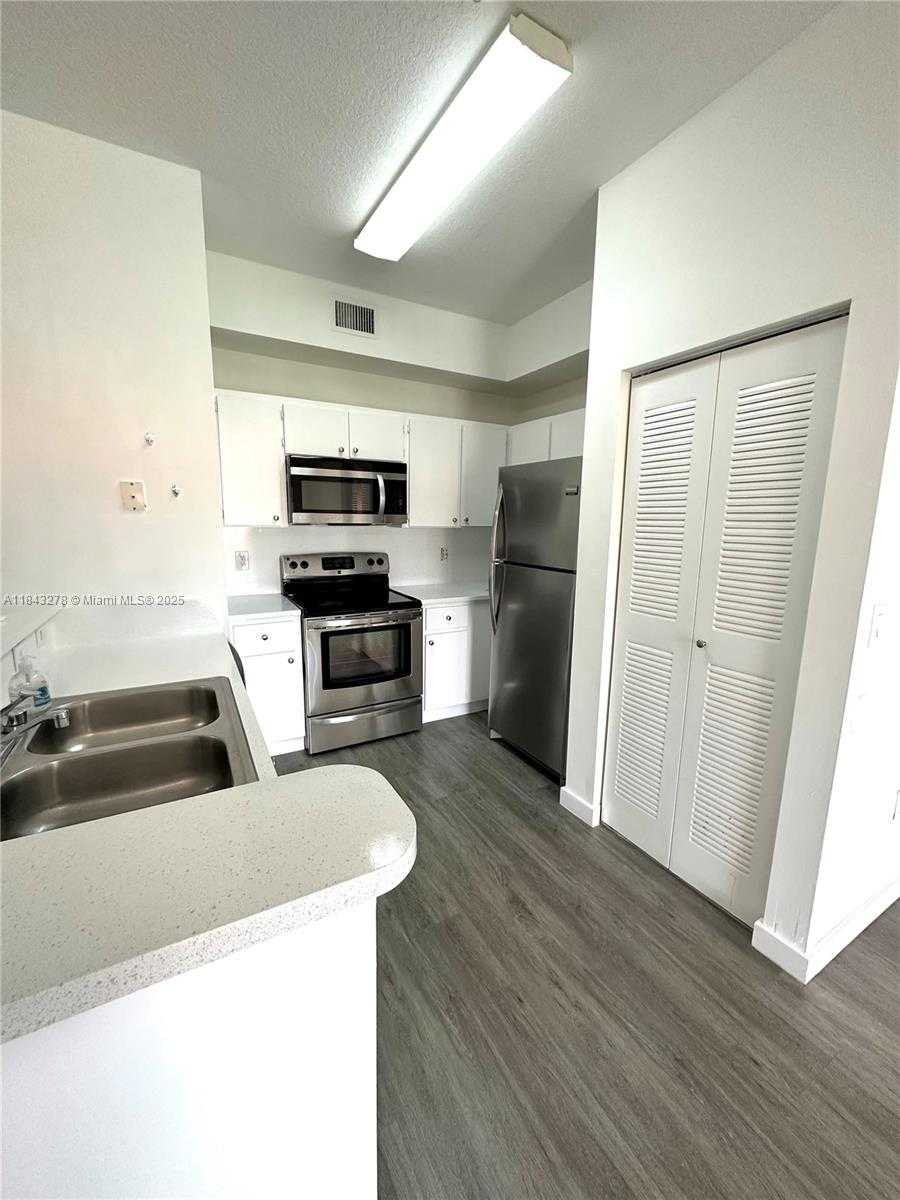 Small Image of 7250 NORTH WEST 114TH AVE #308, Doral Number 4