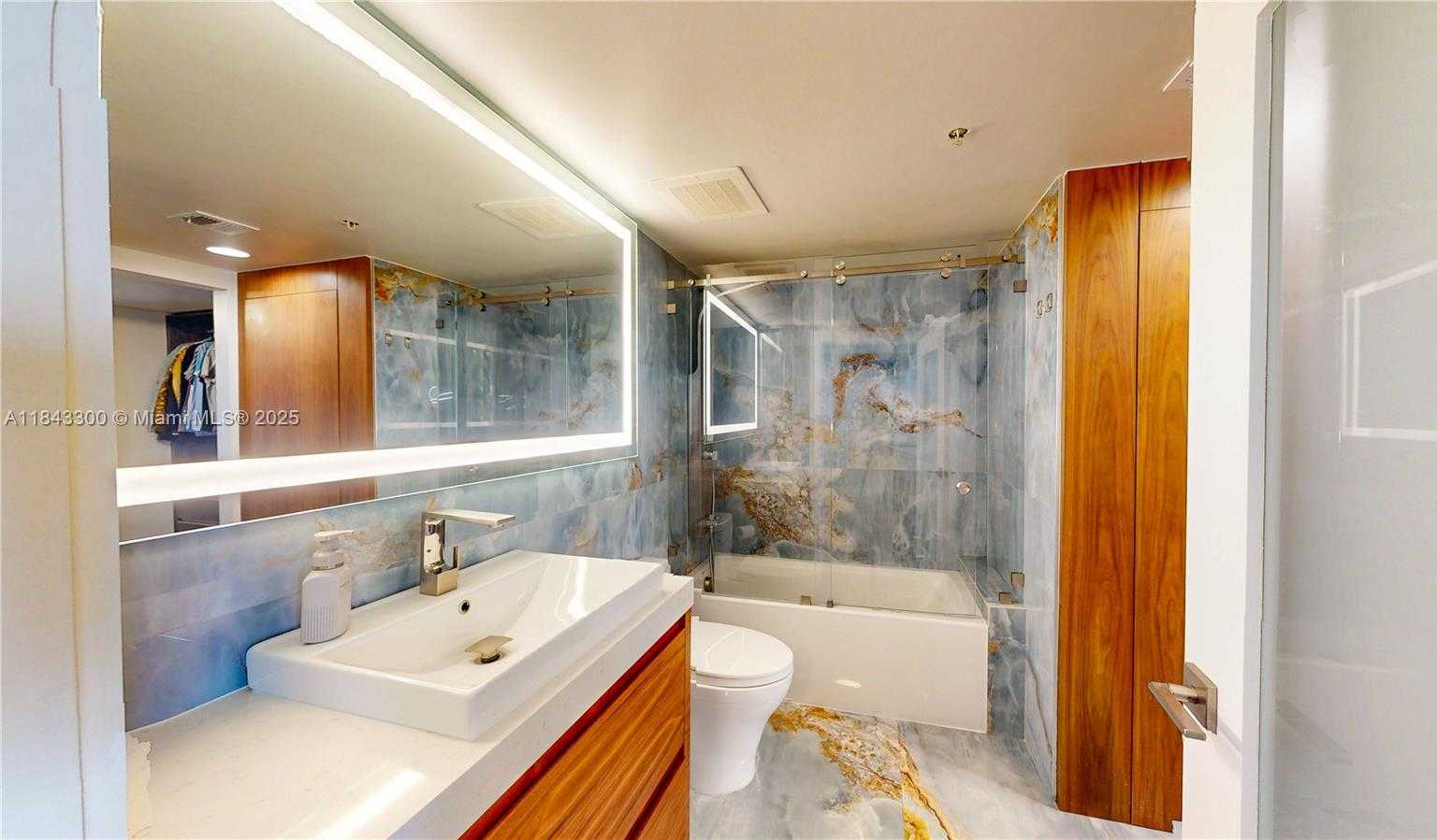 Small Image of 1750 NORTH BAYSHORE DR #2803, Miami Number 25