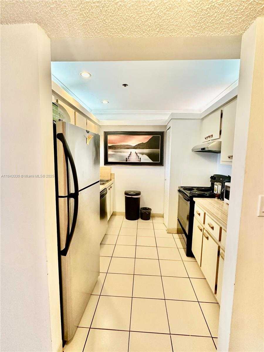 Small Image of 7601 EAST TREASURE DR #PH217, North Bay Village Number 12