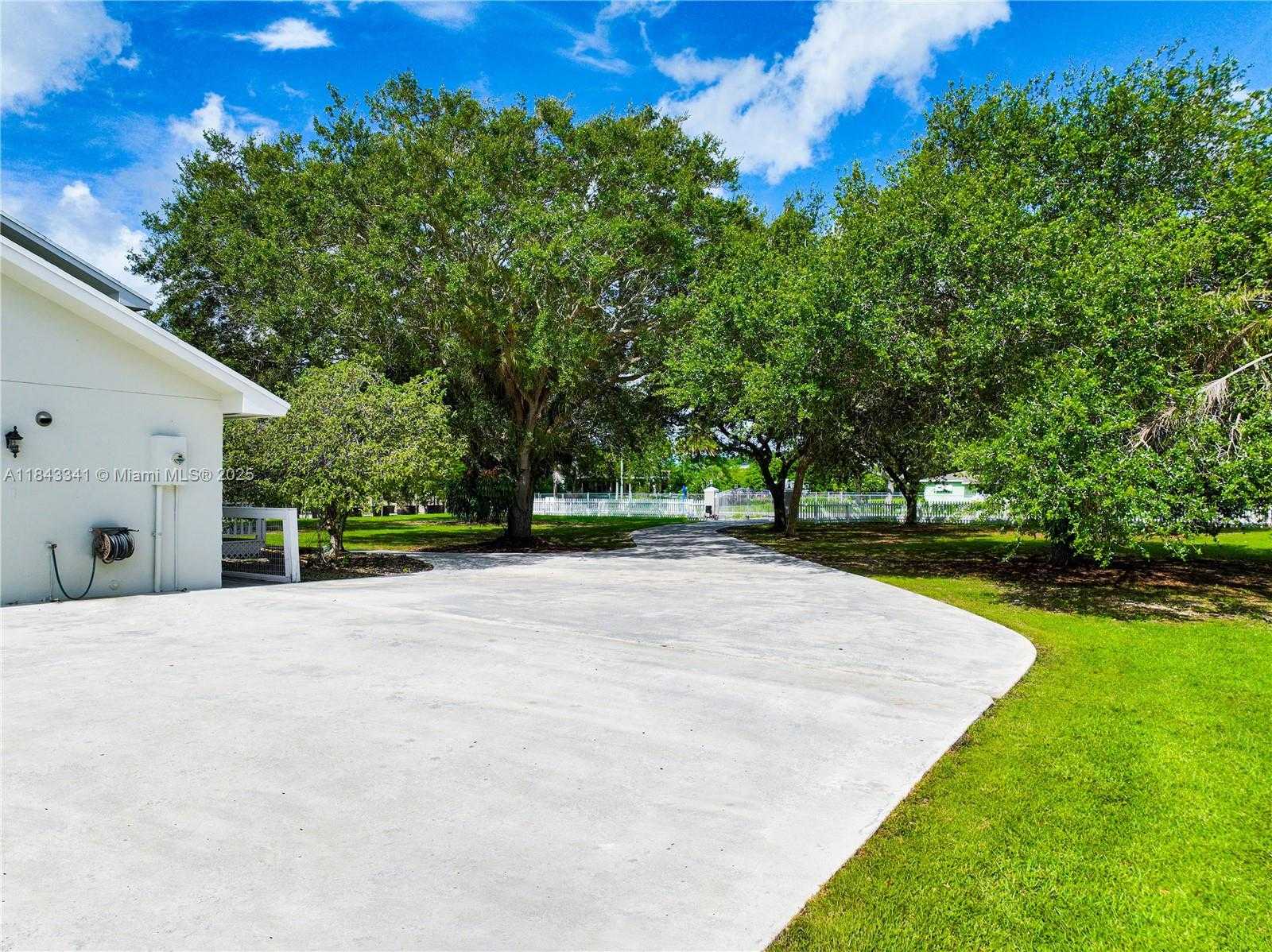 Small Image of 24545 SOUTH WEST 192ND AVE, Homestead Number 76