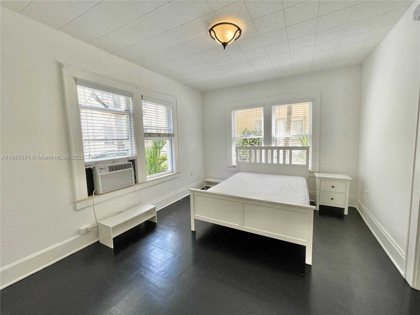 Small Image of 124 MENDOZA AVE #11, Coral Gables Number 4