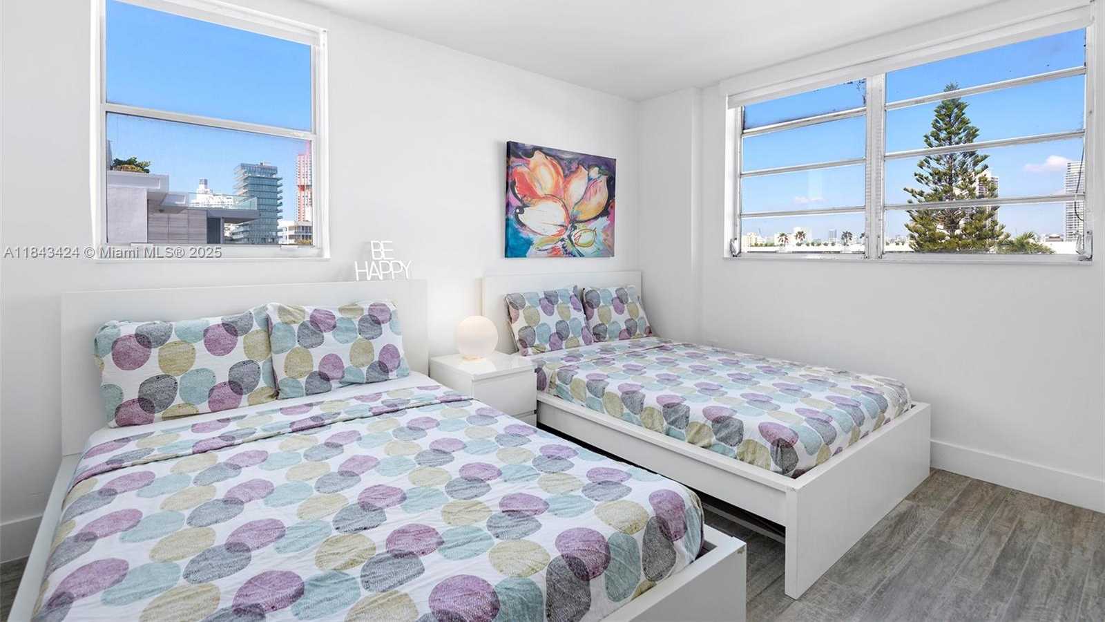 Small Image of 345 OCEAN DR #605, Miami Beach Number 11