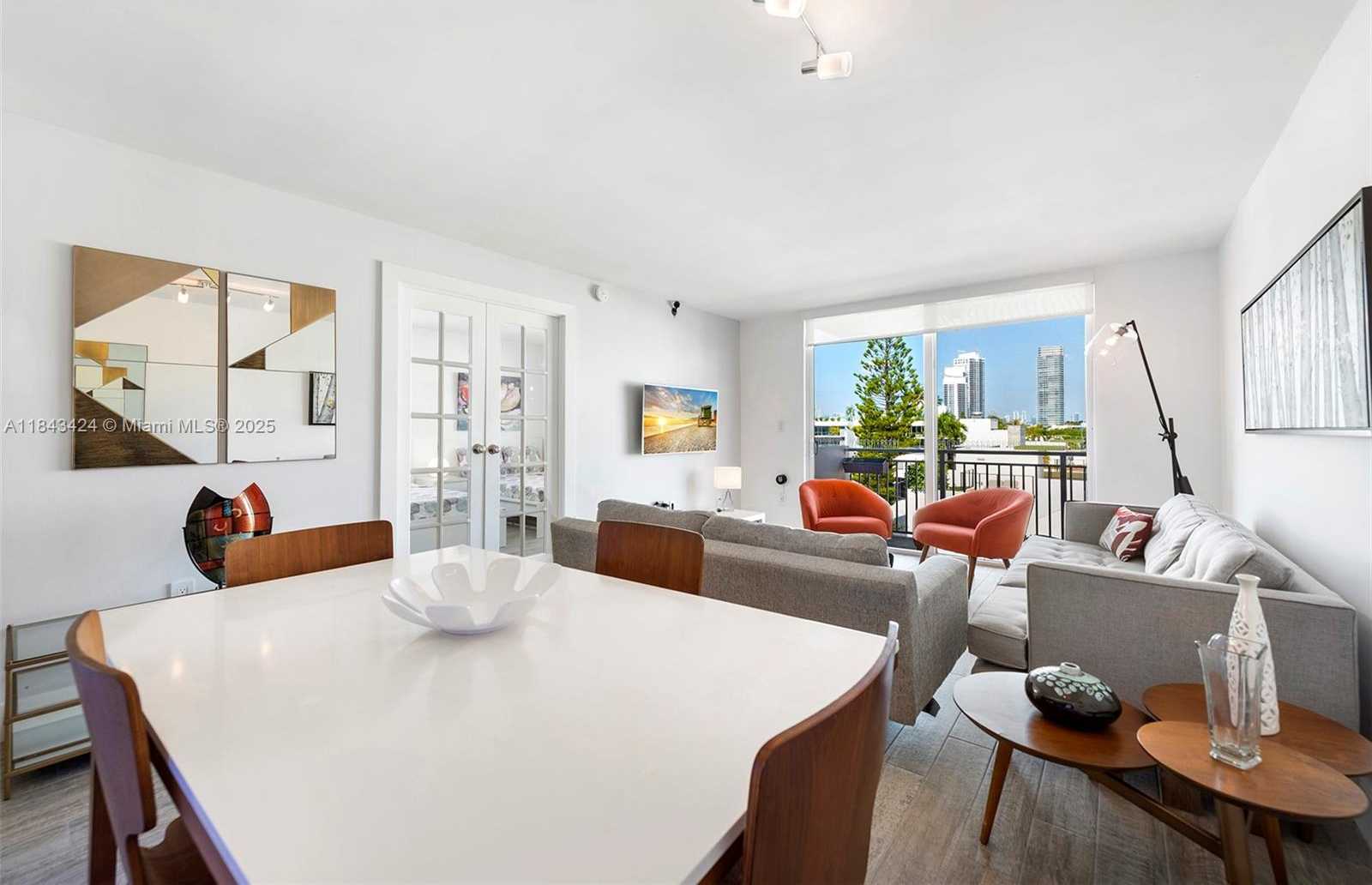Small Image of 345 OCEAN DR #605, Miami Beach Number 15