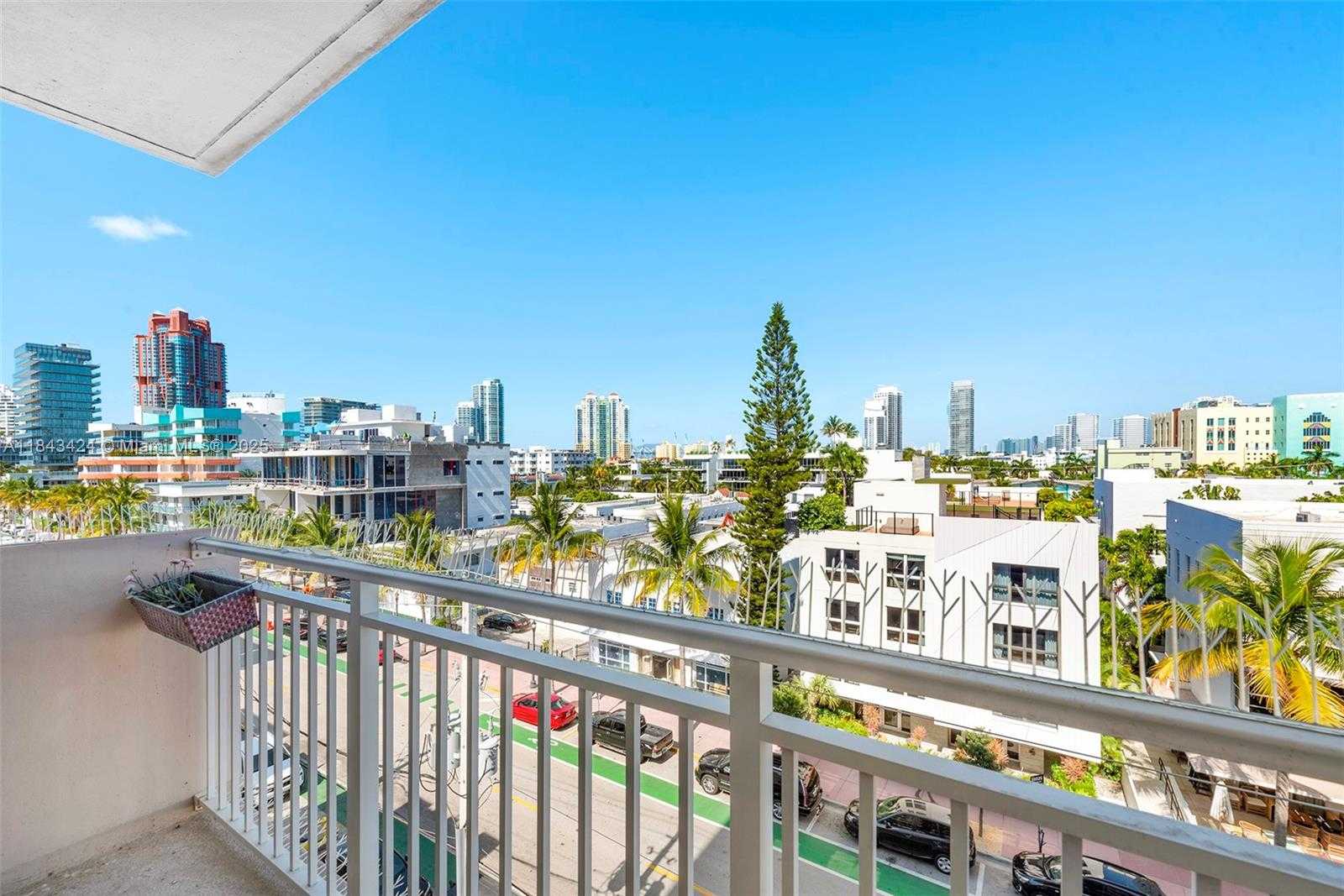Small Image of 345 OCEAN DR #605, Miami Beach Number 21
