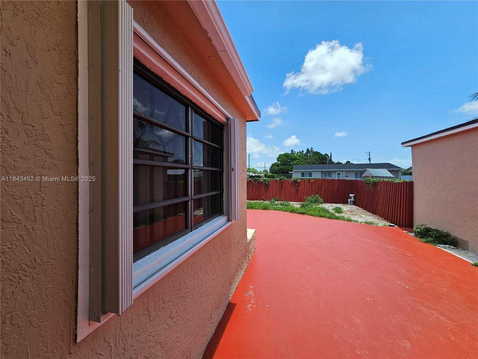 Small Image of 7601 SOUTH WEST 22ND ST #B, Miami Number 5