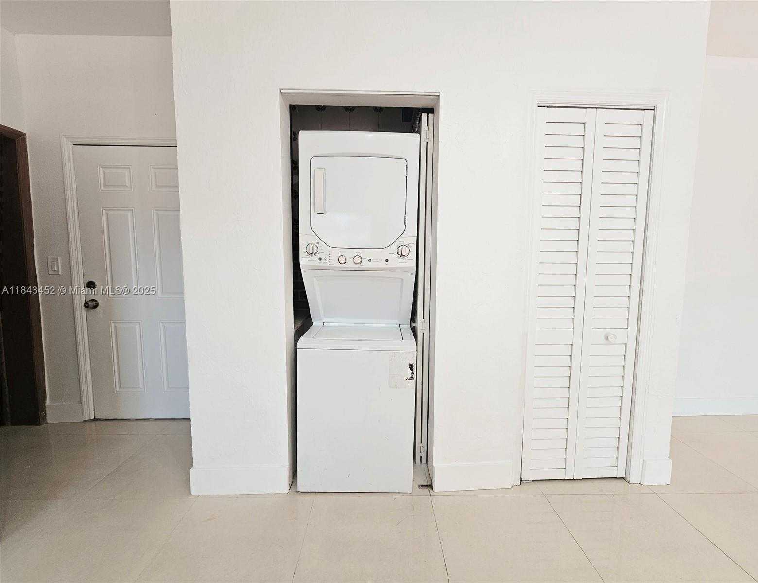 Small Image of 7601 SOUTH WEST 22ND ST #B, Miami Number 8