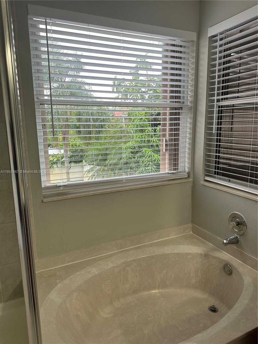 Small Image of 18334 SOUTH WEST 4TH CT, Pembroke Pines Number 13