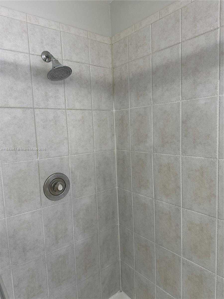 Small Image of 18334 SOUTH WEST 4TH CT, Pembroke Pines Number 14