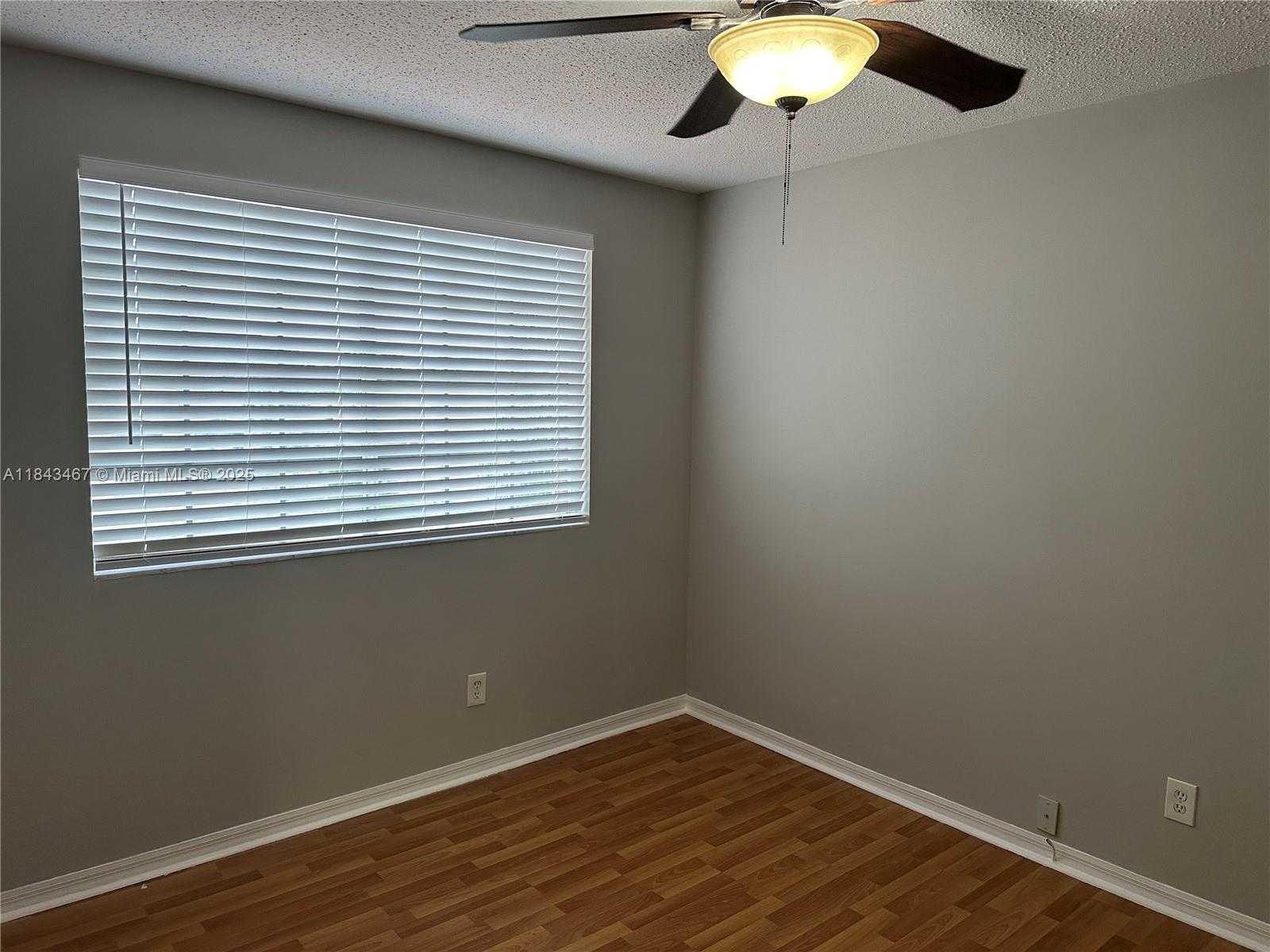 Small Image of 18334 SOUTH WEST 4TH CT, Pembroke Pines Number 21